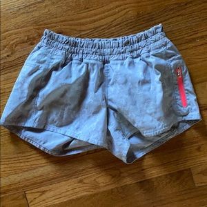 Lululemon Run: Tracker Short II